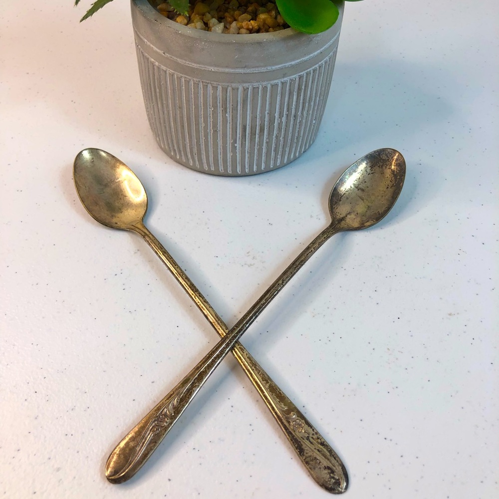 🥄 2 Antique H & T MFG CO. Tea Spoons Silver Plate